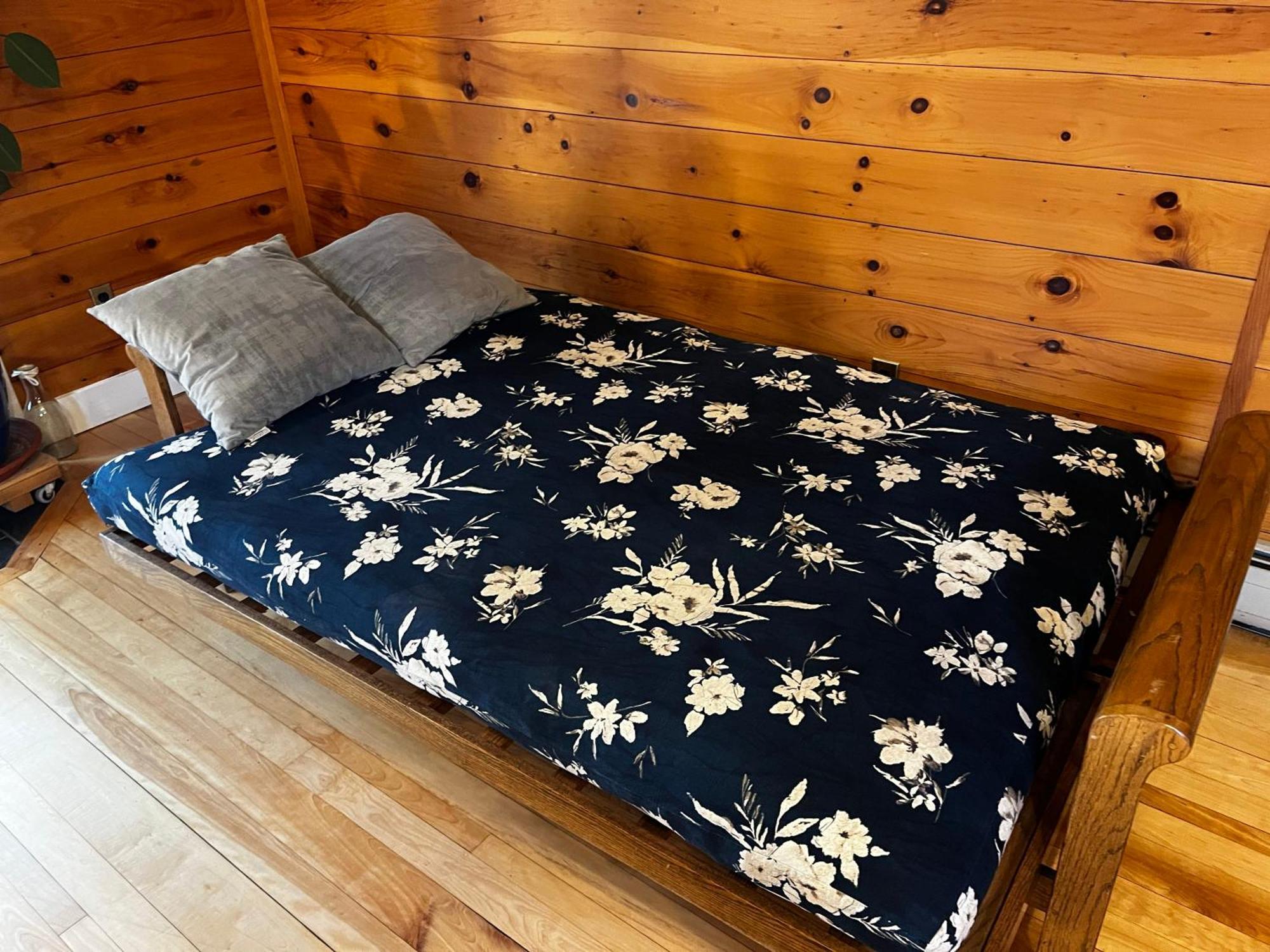 Bright And Cozy Treehouse Apartment Burlington Ngoại thất bức ảnh
